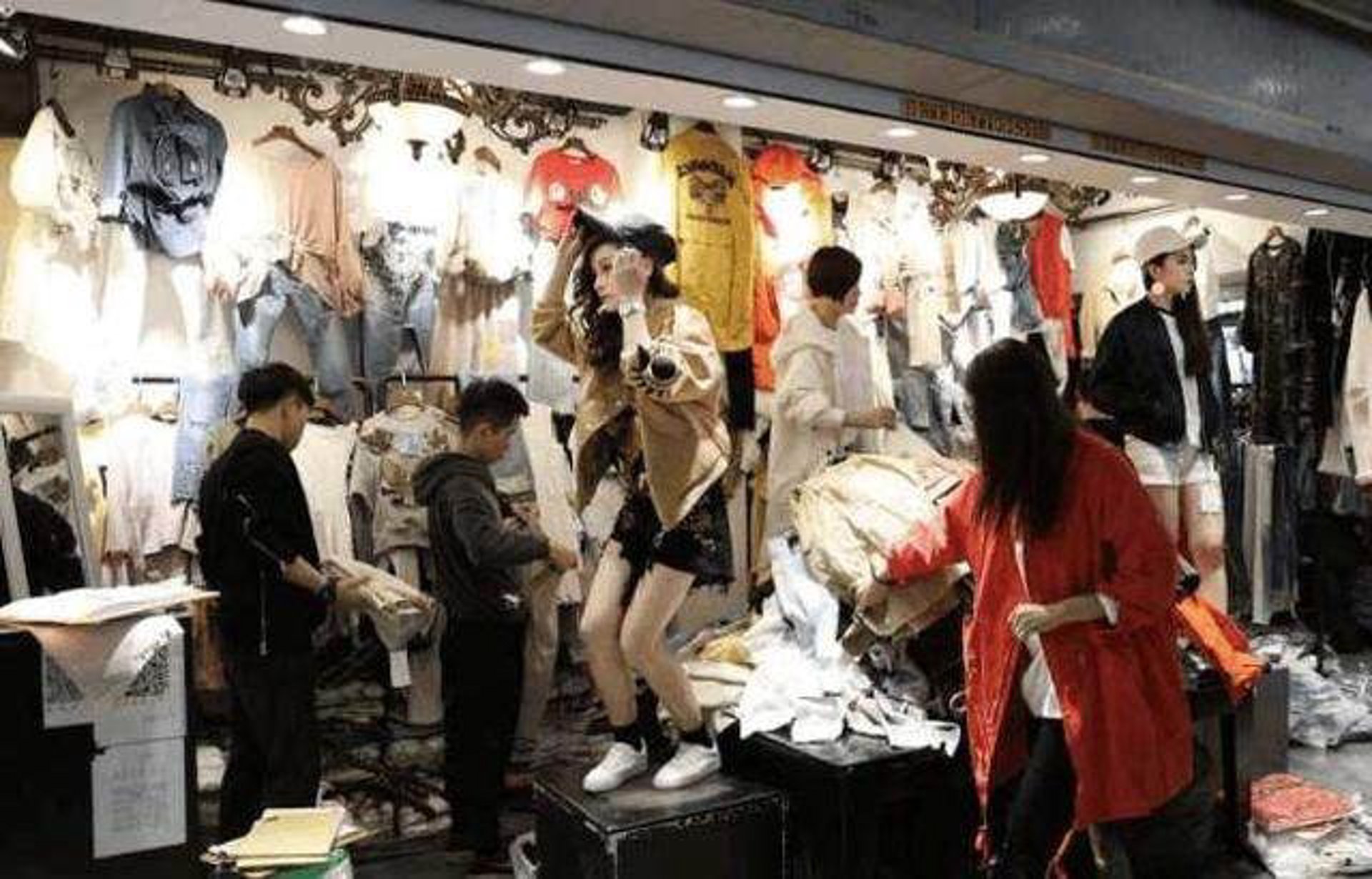 向楠服饰